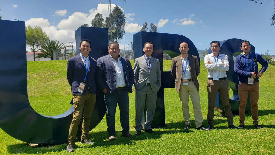 Docentes de las carreras de Ingeniería de las sedes Quito, Guayaquil y Cuenca.